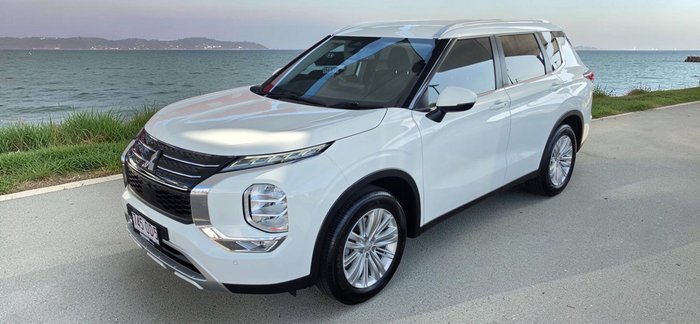 2024 Mitsubishi Outlander LS