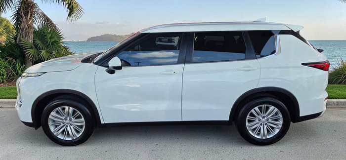 2024 Mitsubishi Outlander LS