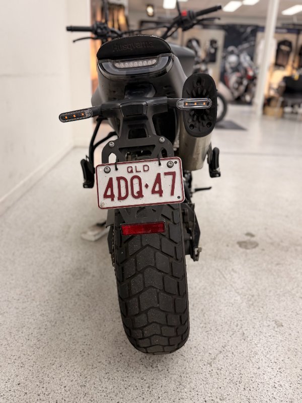 2024 HUSQVARNA SVARTPILEN 801 Black