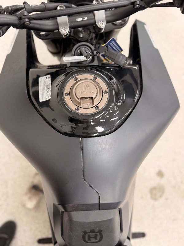 2024 HUSQVARNA SVARTPILEN 801 Black