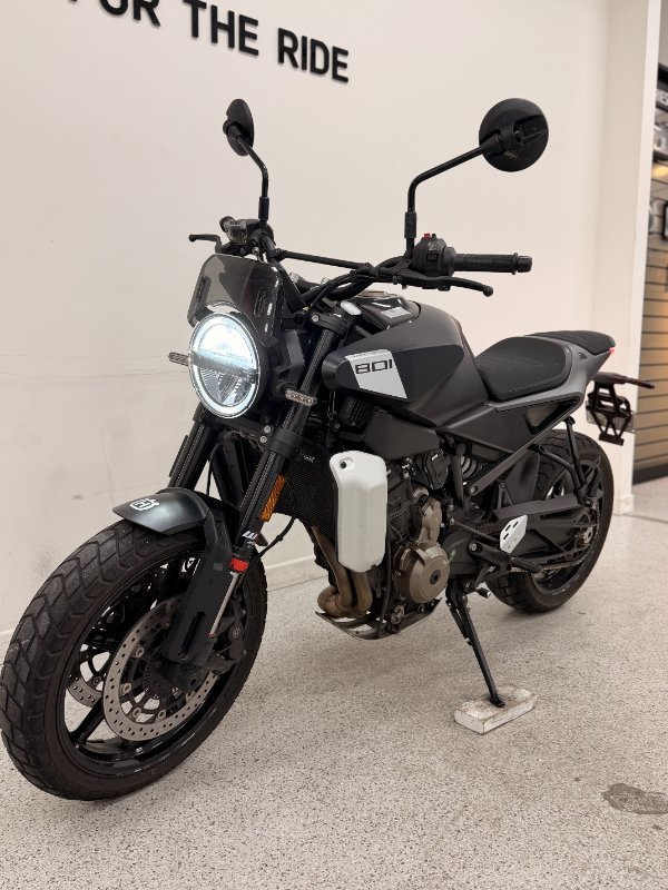 2024 HUSQVARNA SVARTPILEN 801 Black