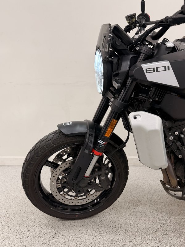 2024 HUSQVARNA SVARTPILEN 801 Black