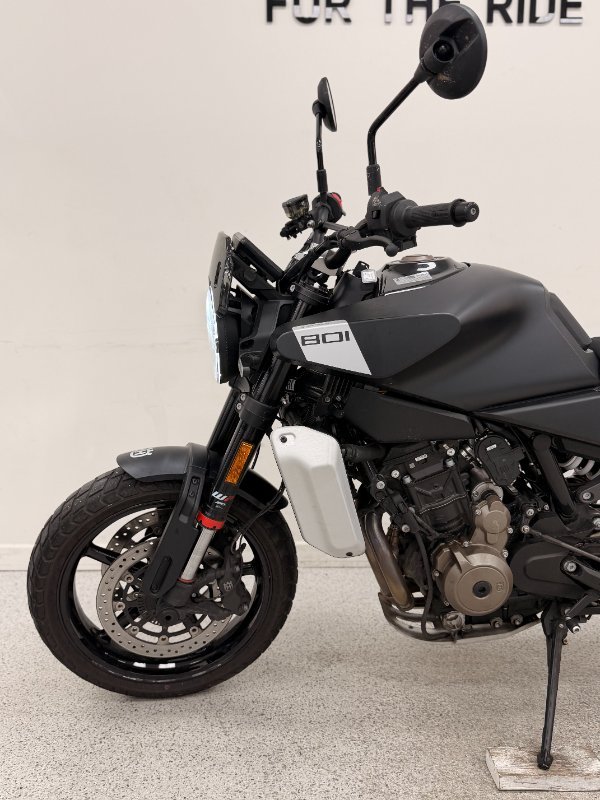 2024 HUSQVARNA SVARTPILEN 801 Black