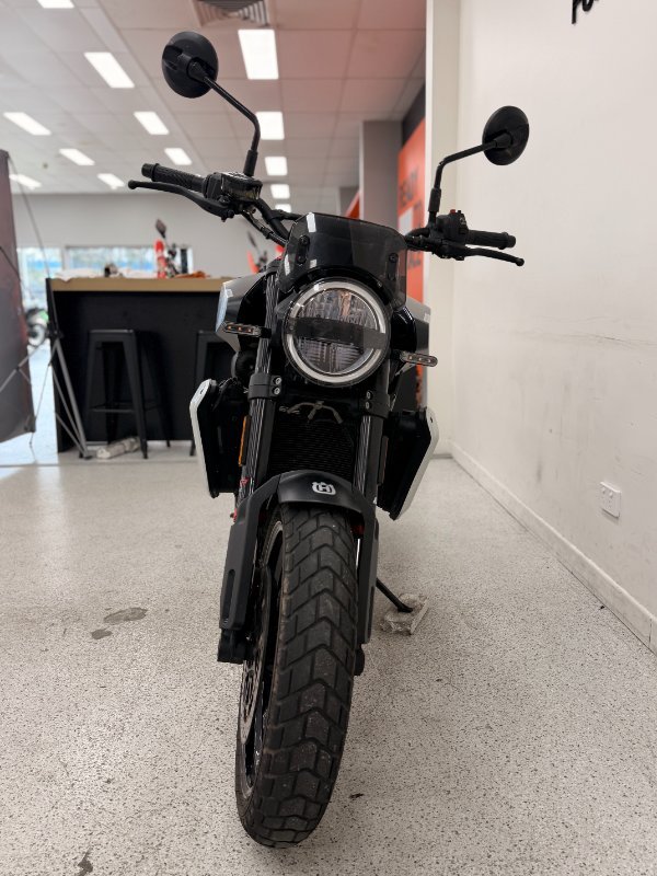 2024 HUSQVARNA SVARTPILEN 801 Black