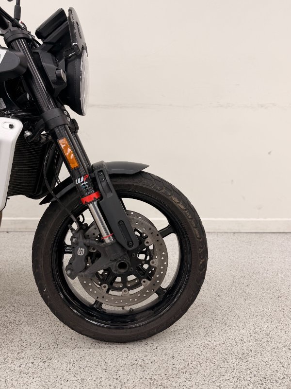 2024 HUSQVARNA SVARTPILEN 801 Black