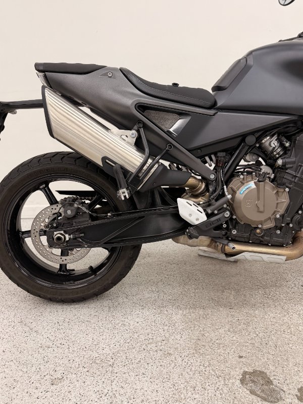 2024 HUSQVARNA SVARTPILEN 801 Black