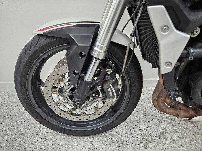 2022 Triumph STREET TRIPLE S 660 LAMS White