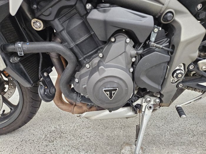 2022 Triumph STREET TRIPLE S 660 LAMS White