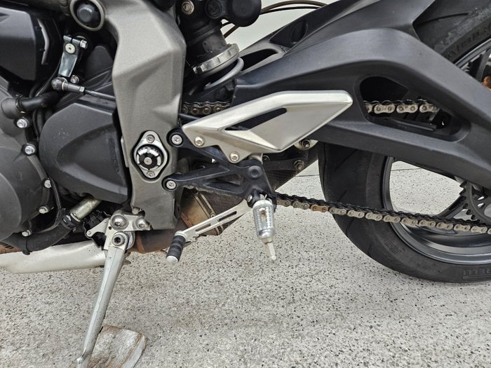 2022 Triumph STREET TRIPLE S 660 LAMS White