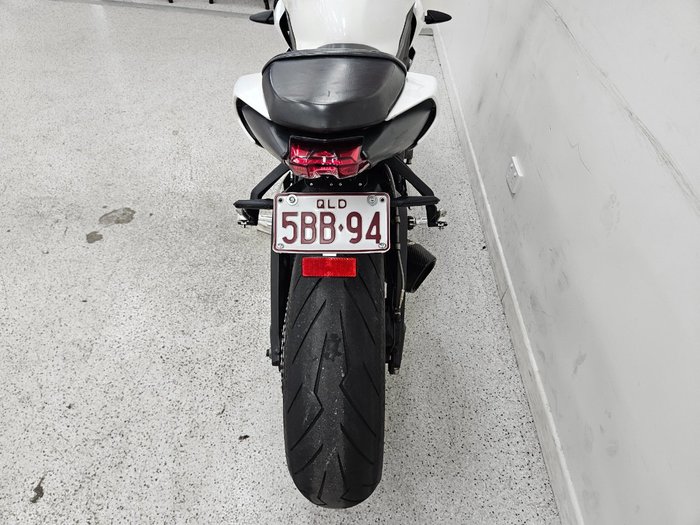2022 Triumph STREET TRIPLE S 660 LAMS White
