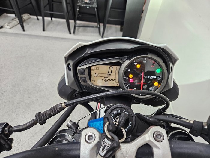 2022 Triumph STREET TRIPLE S 660 LAMS White