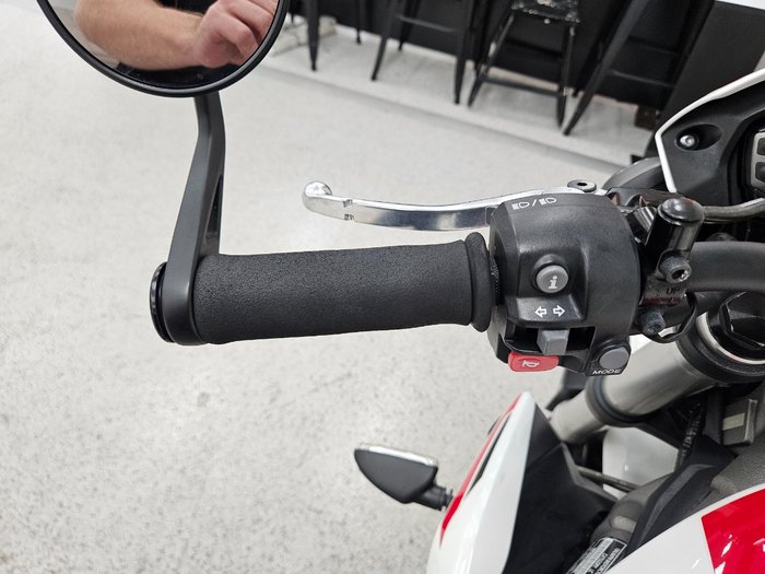 2022 Triumph STREET TRIPLE S 660 LAMS White