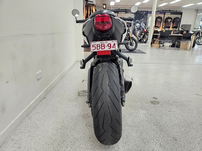 2022 Triumph STREET TRIPLE S 660 LAMS White