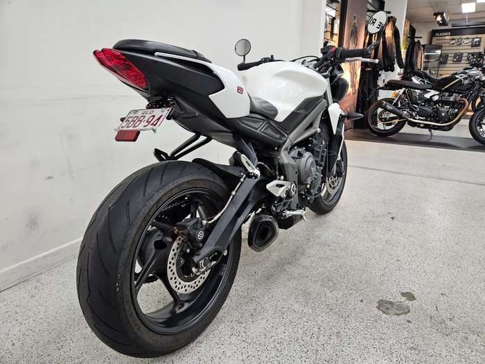 2022 Triumph STREET TRIPLE S 660 LAMS White