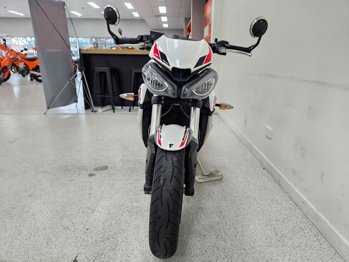 2022 Triumph STREET TRIPLE S 660 LAMS White