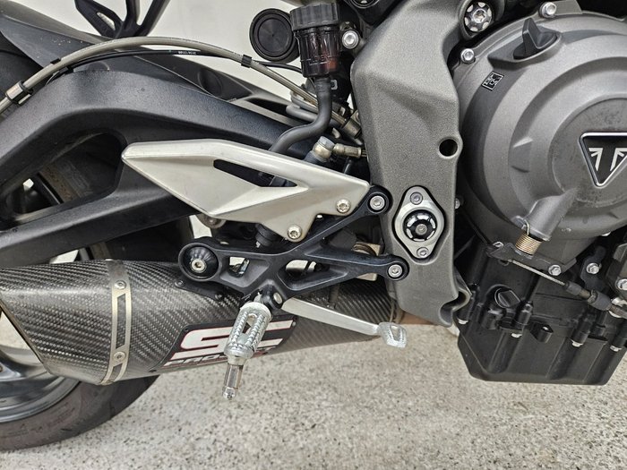 2022 Triumph STREET TRIPLE S 660 LAMS White
