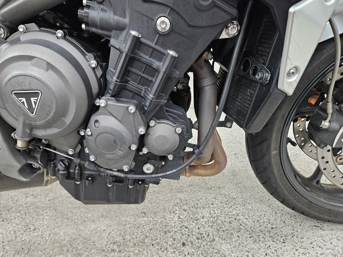 2022 Triumph STREET TRIPLE S 660 LAMS White