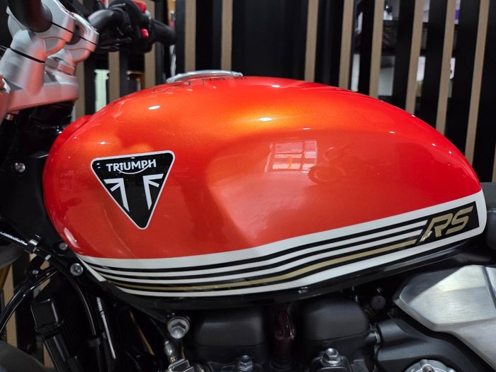 2026 Triumph BONNEVILLE SPEED TWIN 1200 RS ORANGE