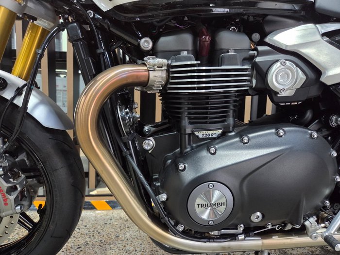 2026 Triumph BONNEVILLE SPEED TWIN 1200 RS ORANGE