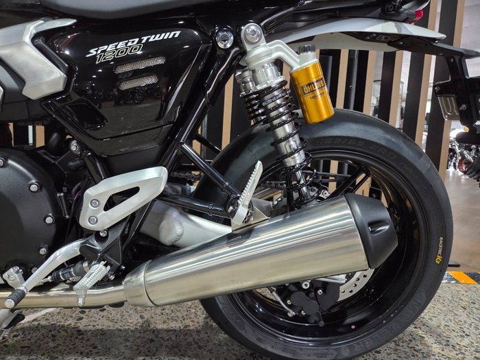 2026 Triumph BONNEVILLE SPEED TWIN 1200 RS ORANGE