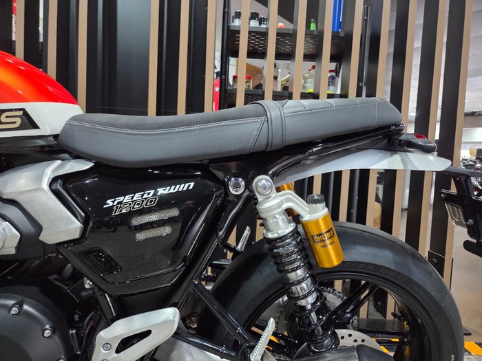 2026 Triumph BONNEVILLE SPEED TWIN 1200 RS ORANGE