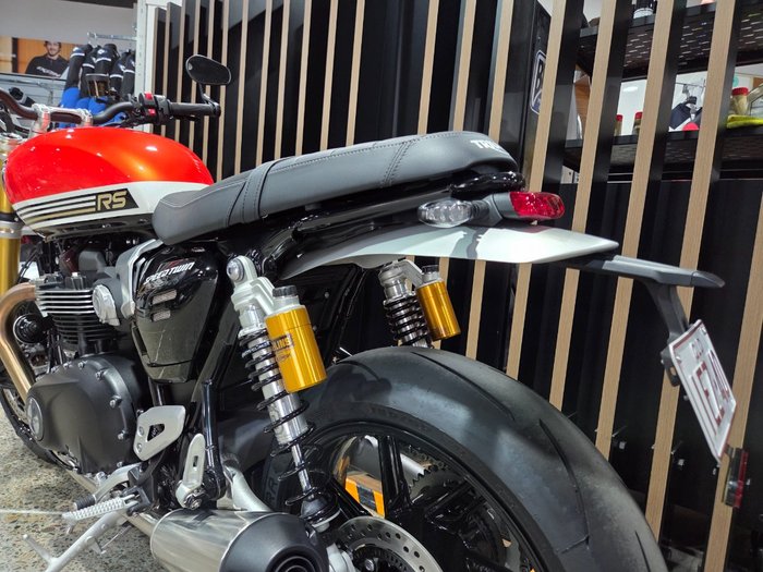 2026 Triumph BONNEVILLE SPEED TWIN 1200 RS ORANGE