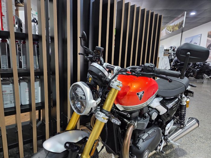 2026 Triumph BONNEVILLE SPEED TWIN 1200 RS ORANGE