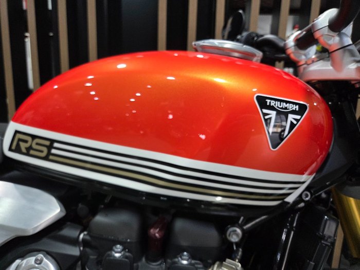 2026 Triumph BONNEVILLE SPEED TWIN 1200 RS ORANGE