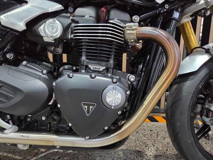 2026 Triumph BONNEVILLE SPEED TWIN 1200 RS ORANGE