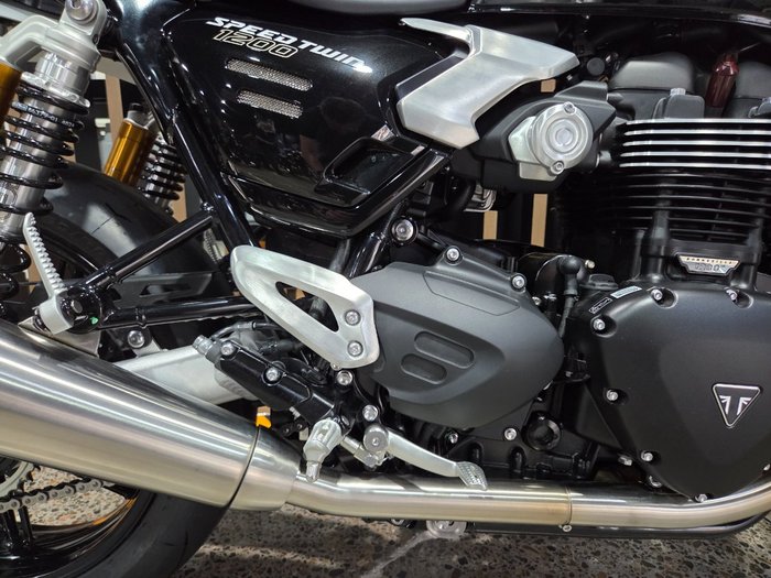 2026 Triumph BONNEVILLE SPEED TWIN 1200 RS ORANGE