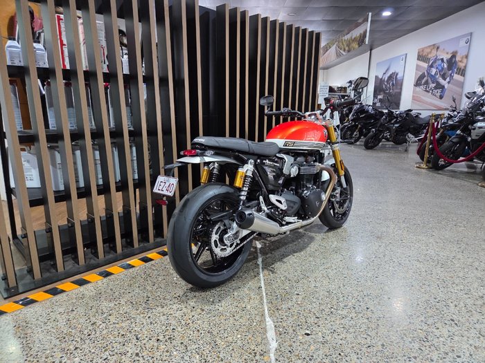 2026 Triumph BONNEVILLE SPEED TWIN 1200 RS ORANGE