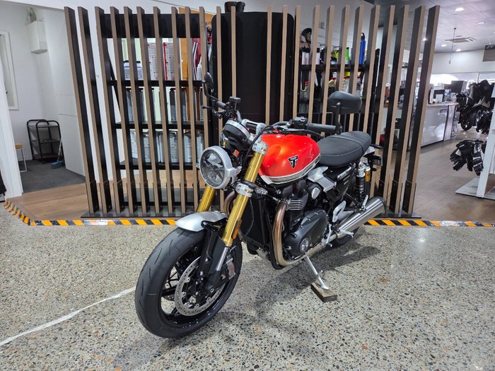 2026 Triumph BONNEVILLE SPEED TWIN 1200 RS ORANGE