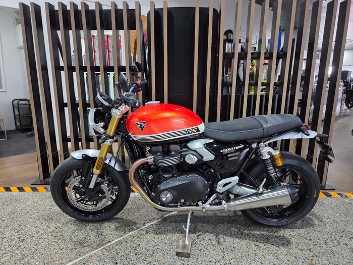 2026 Triumph BONNEVILLE SPEED TWIN 1200 RS ORANGE