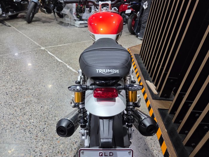 2026 Triumph BONNEVILLE SPEED TWIN 1200 RS ORANGE