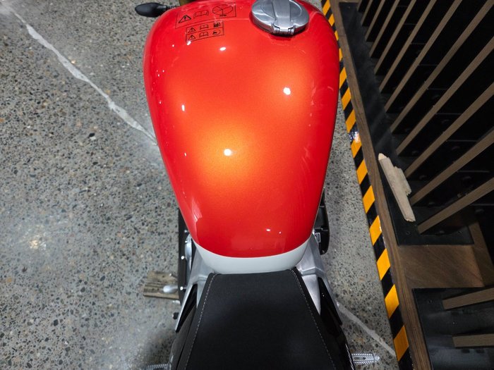 2026 Triumph BONNEVILLE SPEED TWIN 1200 RS ORANGE