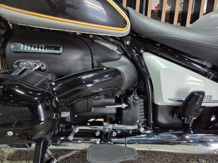 2023 BMW Motorrad R 18 ALPINE WHITE