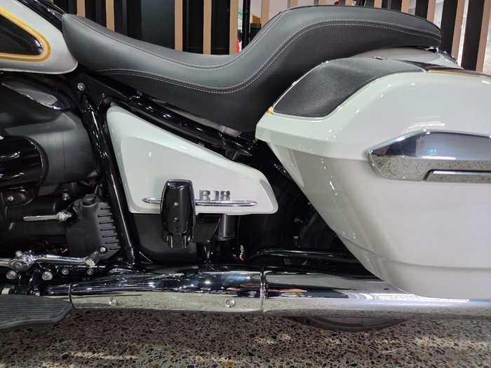 2023 BMW Motorrad R 18 ALPINE WHITE