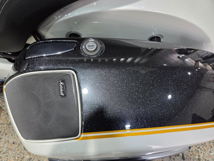 2023 BMW Motorrad R 18 ALPINE WHITE