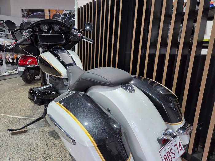 2023 BMW Motorrad R 18 ALPINE WHITE