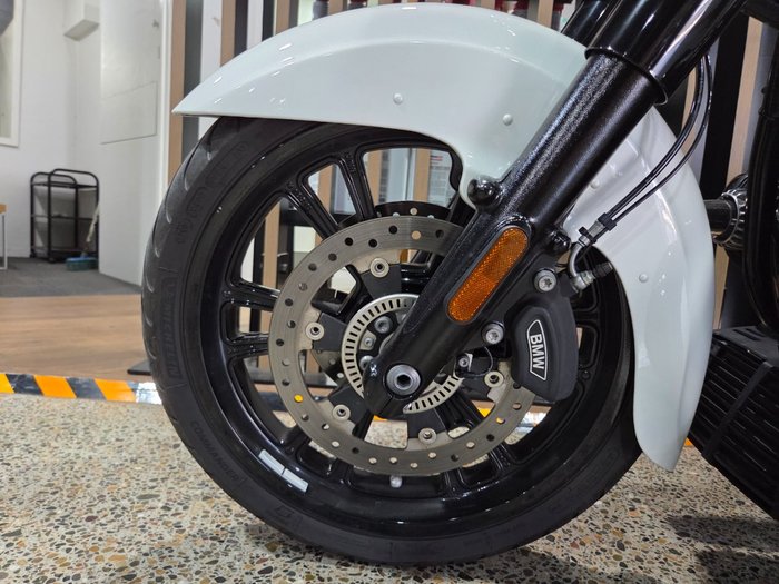 2023 BMW Motorrad R 18 ALPINE WHITE