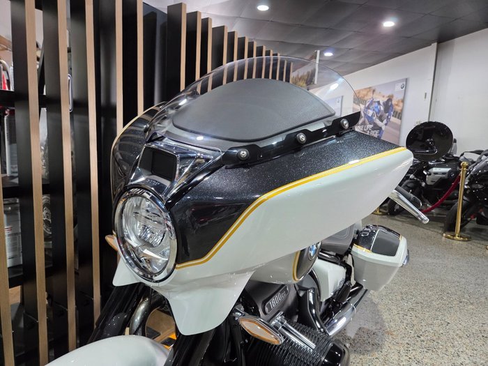 2023 BMW Motorrad R 18 ALPINE WHITE