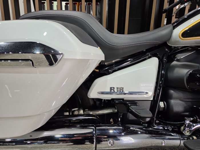 2023 BMW Motorrad R 18 ALPINE WHITE