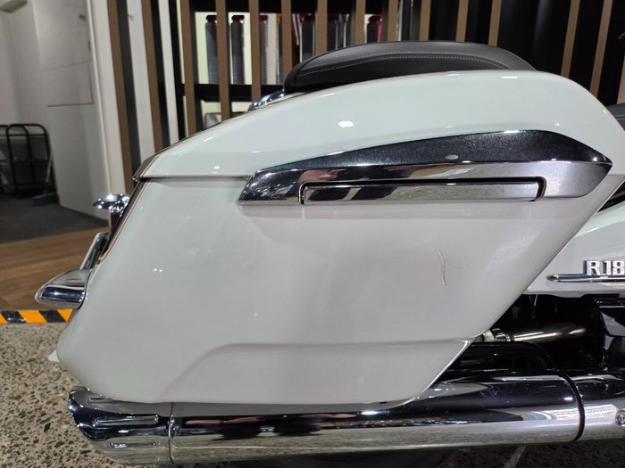 2023 BMW Motorrad R 18 ALPINE WHITE