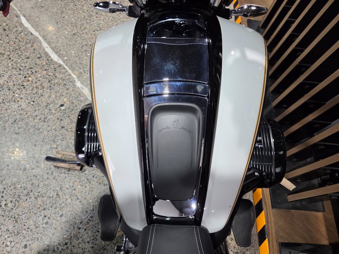 2023 BMW Motorrad R 18 ALPINE WHITE
