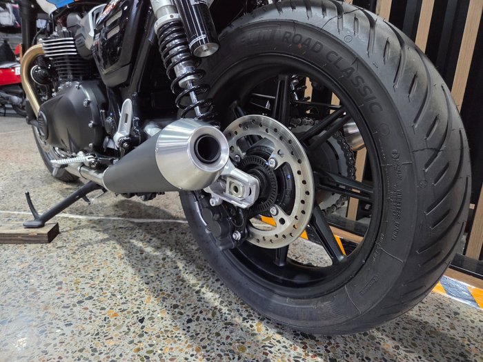 2026 Triumph BONNEVILLE SPEED TWIN Black