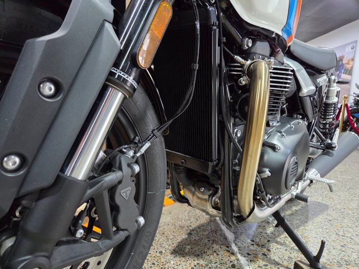 2026 Triumph BONNEVILLE SPEED TWIN Black
