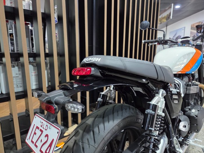 2026 Triumph BONNEVILLE SPEED TWIN Black