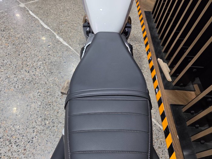 2026 Triumph BONNEVILLE SPEED TWIN Black