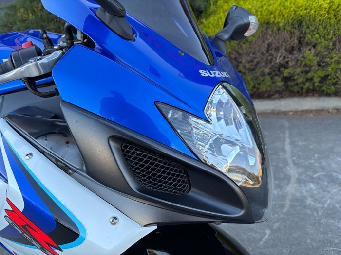2006 Suzuki GSX-R600 Blue / White