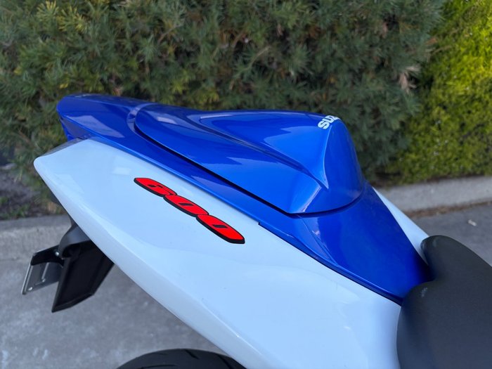 2006 Suzuki GSX-R600 Blue / White